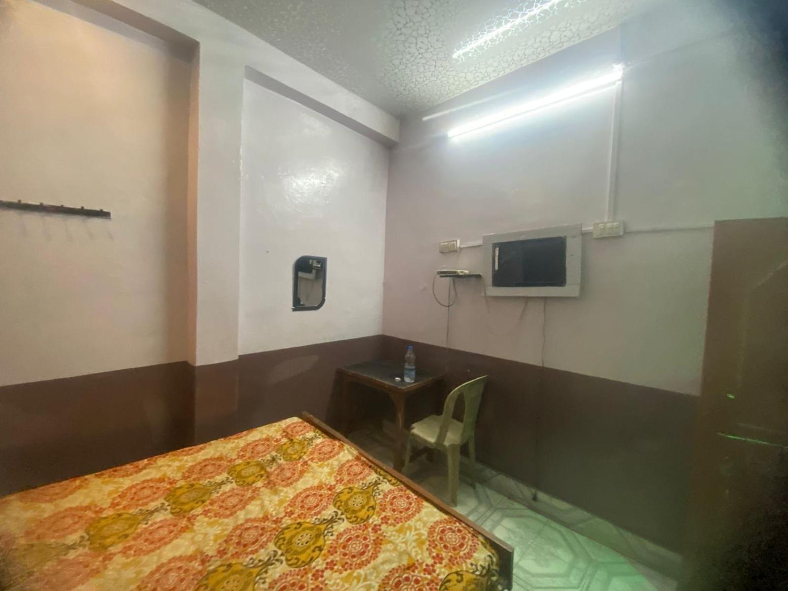 Hotel Yatri Niwas Варанаси Экстерьер фото